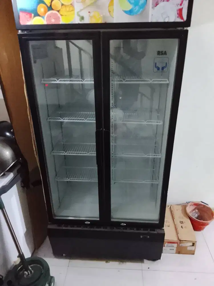 showcase 2 pintu & freezer