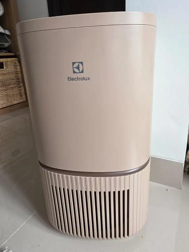 Dijual air purifier electrolux type EP32-25WBA