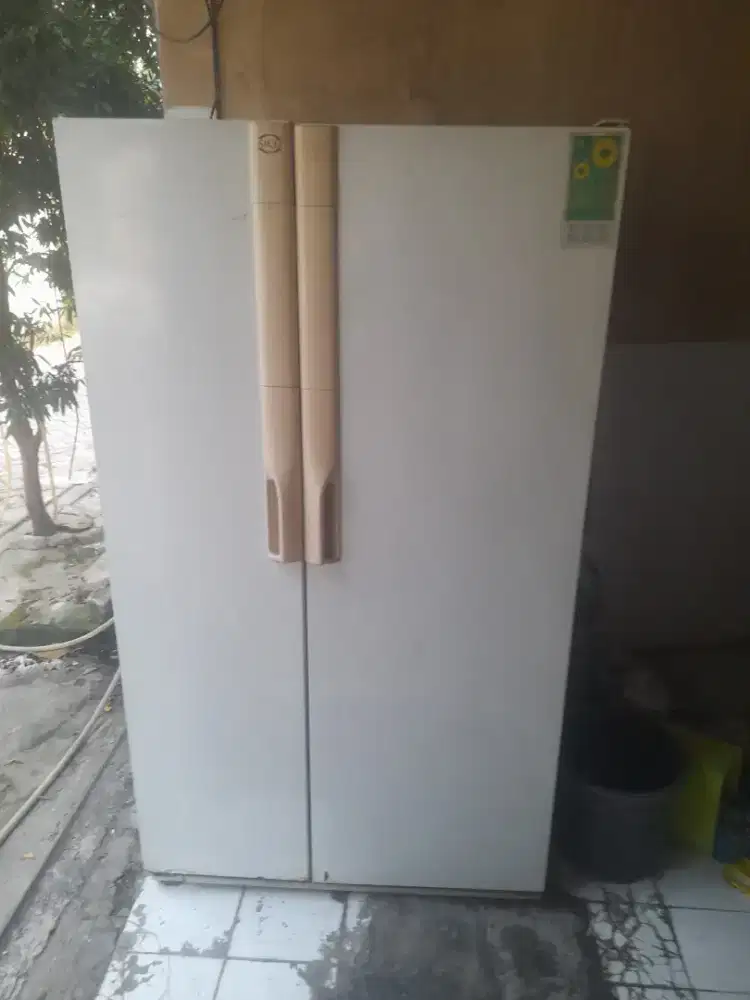 Kulkas 2 pintu merk sico