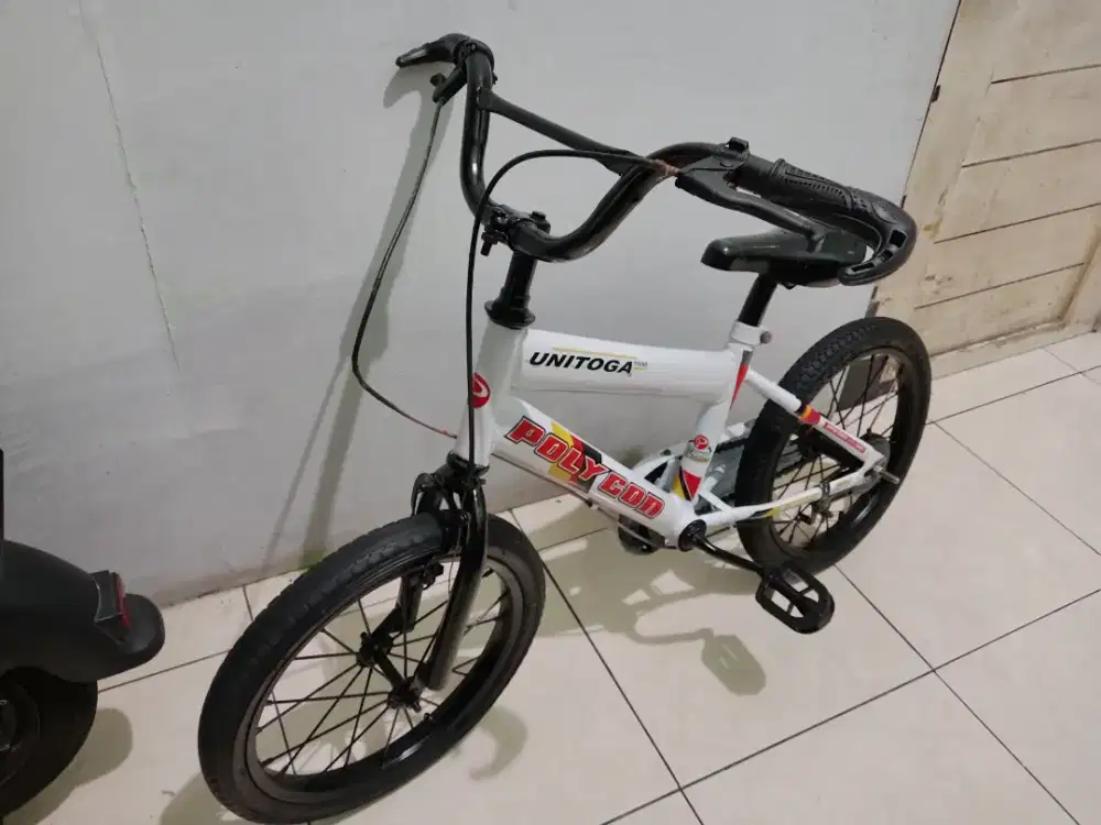 Sepeda anak warna putih