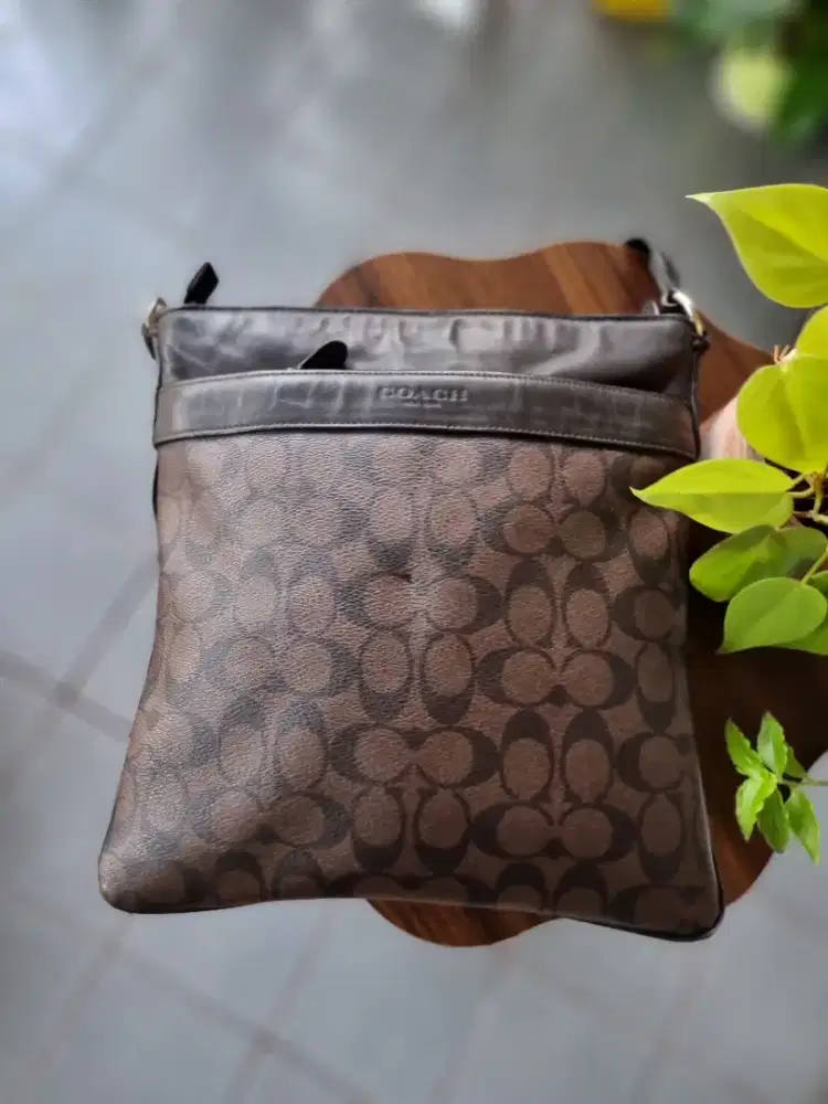 Tas slingbag brand COACH kulit original