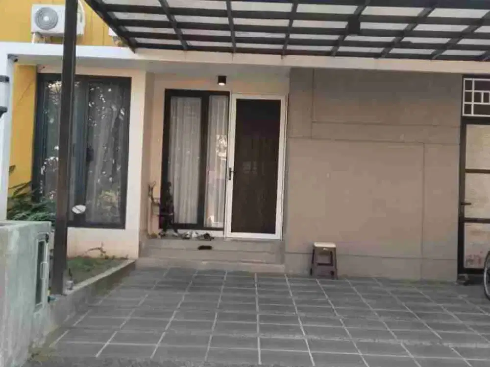 dijual atau disewakan rumah 2,5 lantai furnished di perum graha padma