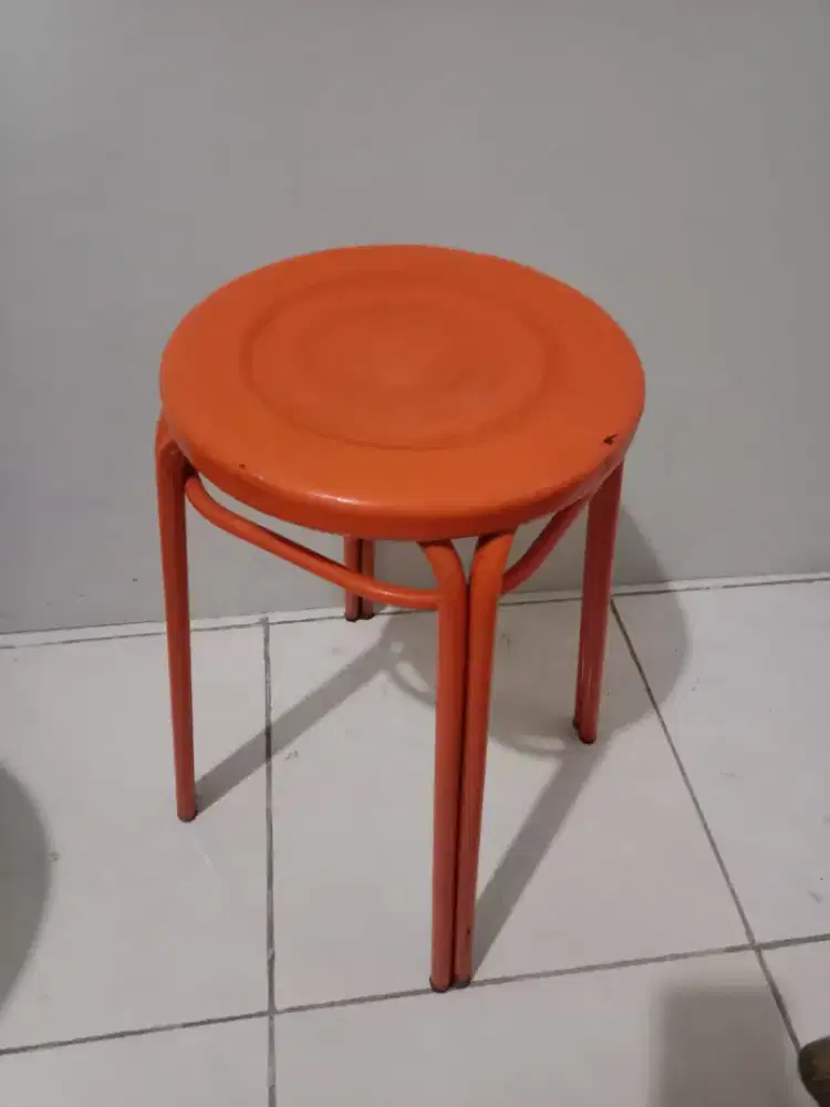 Kursi besi d 30cm tinggi 45cm