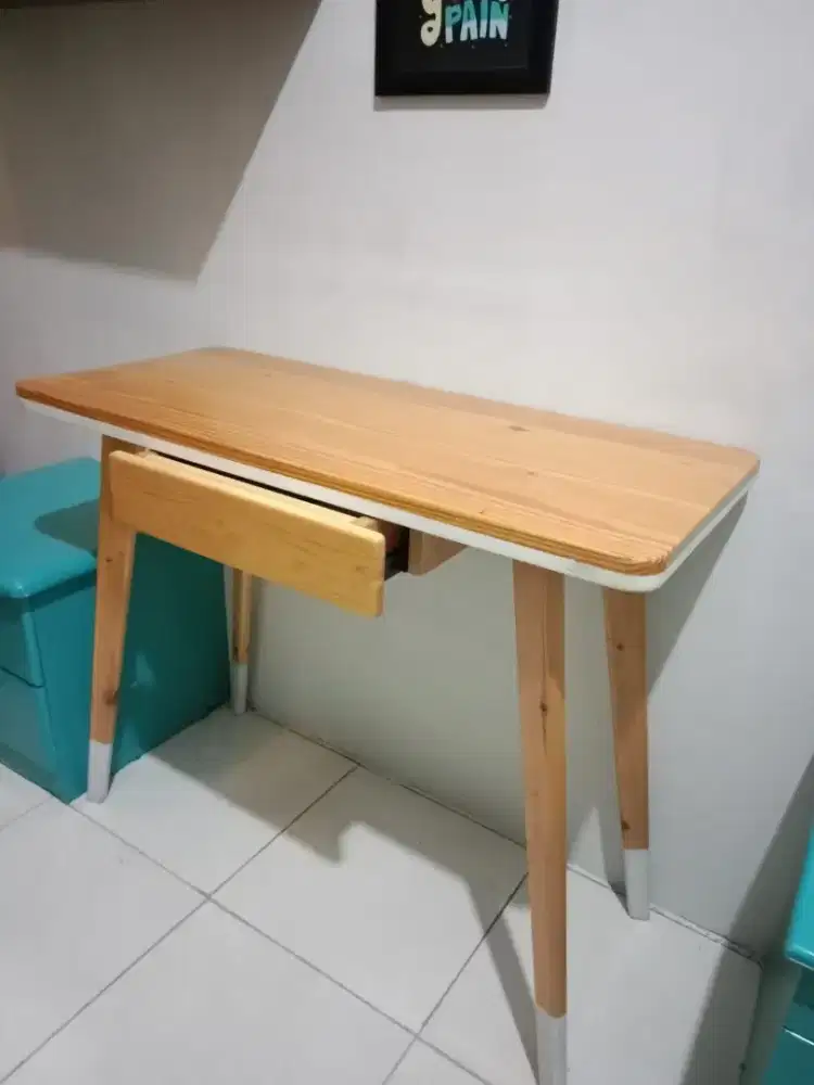 Meja + laci ukuran 95x40x80