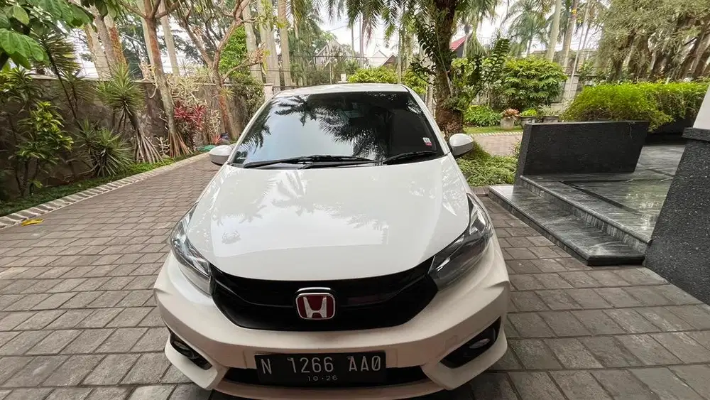 Brio Satya E 1.2L AT Putih