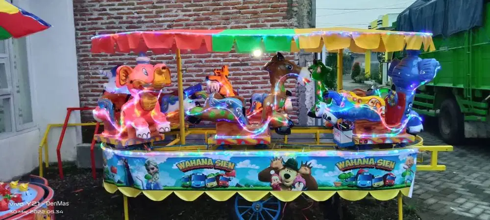 Kereta Panggung Model Animal 6 Gerbong Siap Jalan Menarik Anak-anak