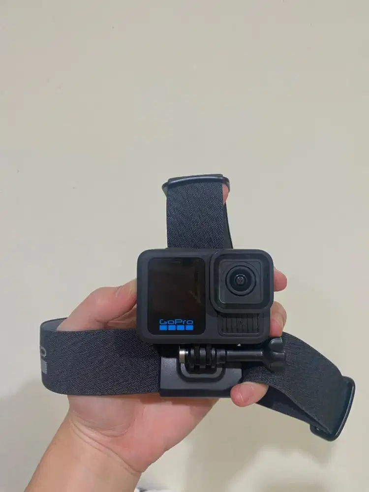 Selling GO-PRO Hero 13 black (like new) + arm tripod/stick + headstrap