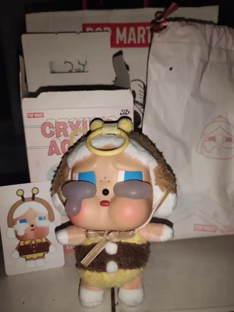 Pop Mart Crybaby I'll bring you a flower Dijamin Ori