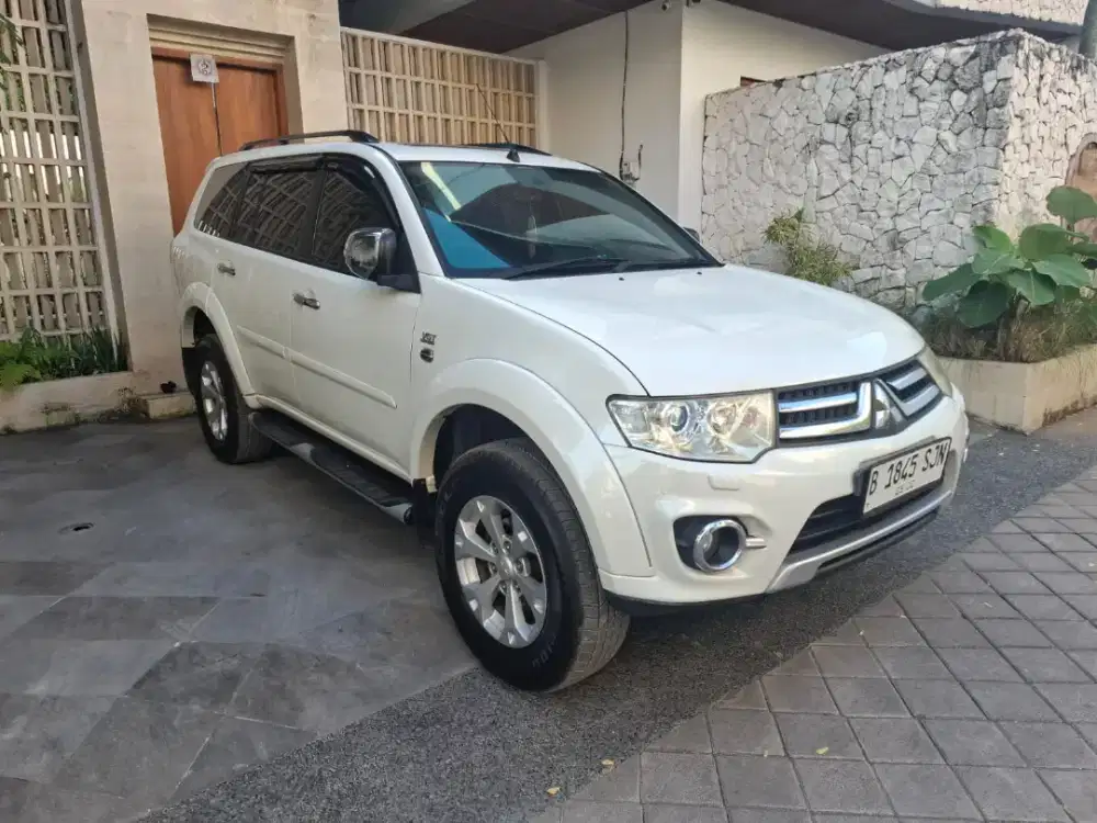 *Pajero Sport Dakar 4x2 putih mutiara good condition *