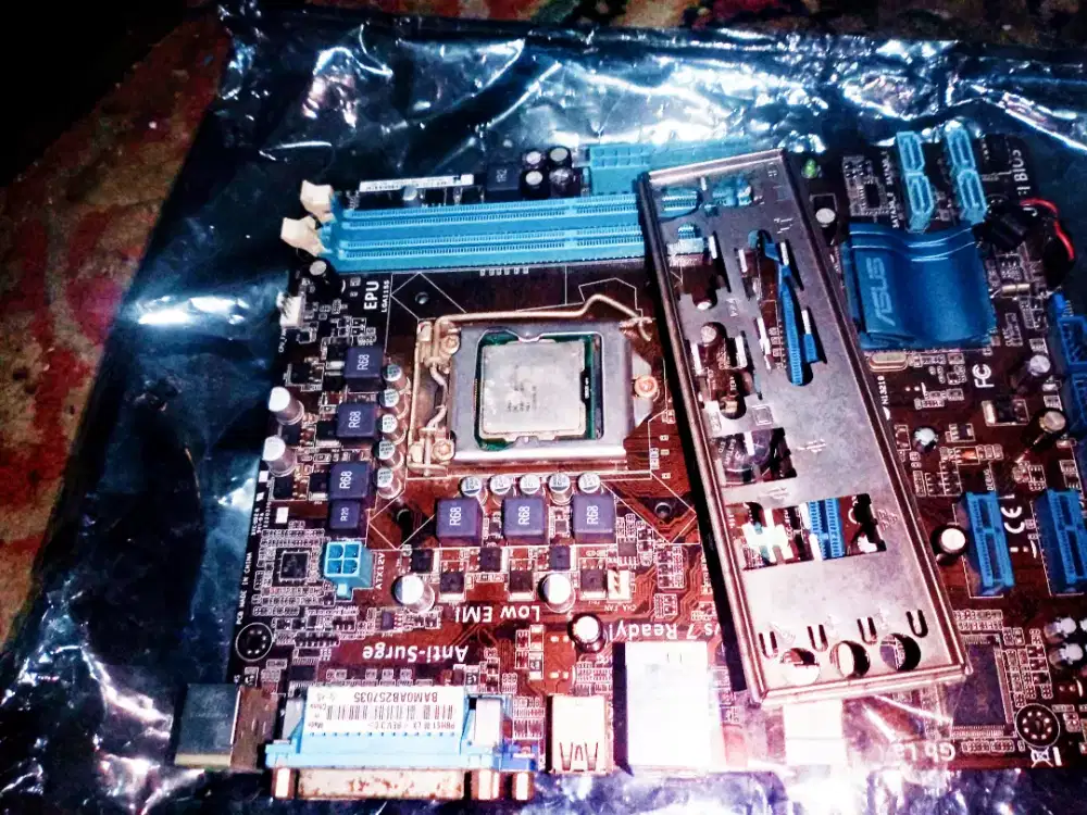 MOTHERBOARD INTEL ASUS H61/CORE I3 2100 JAKSEL
