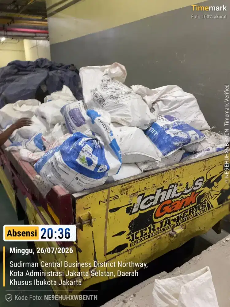 Jasa buang puing dan buang sampah