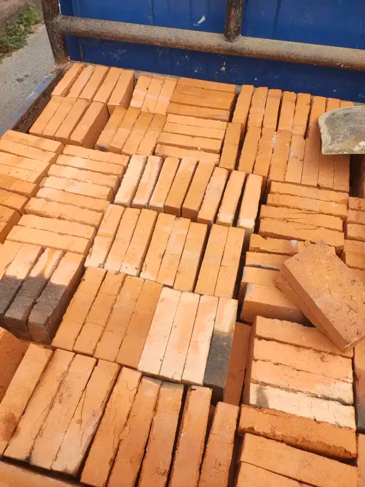 Batu bata merah pres