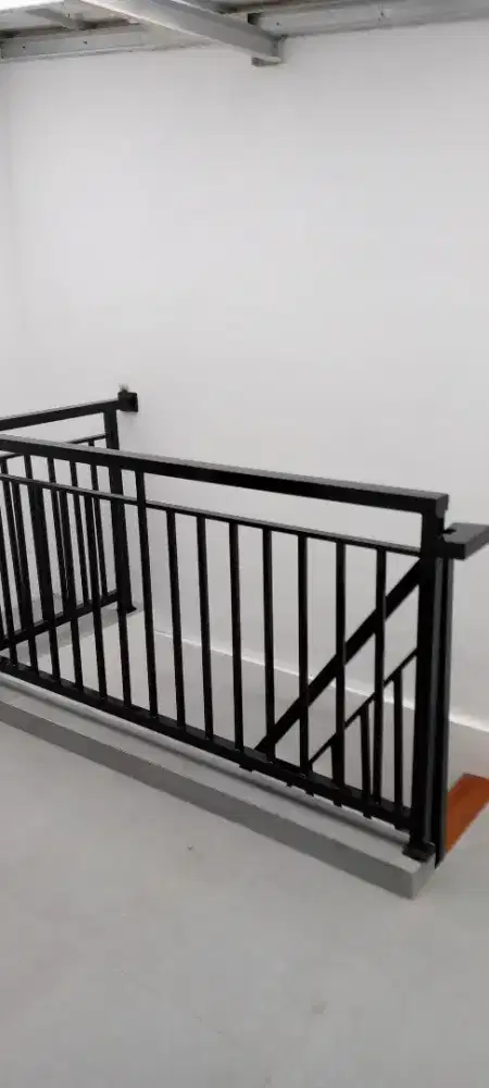 Reling Balkon minimalis holo galpanis