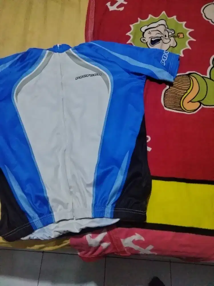 Kaos Polygon  adem masiih bisa dipakai