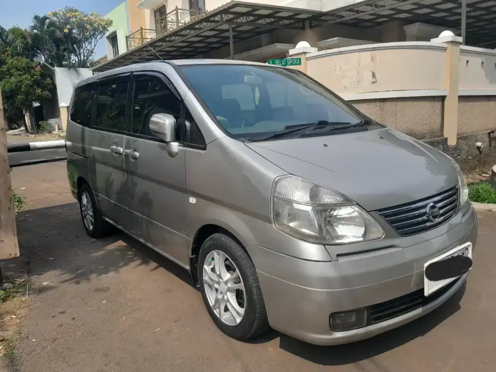 Nissan serena HWS 2010 matic 2.0cc