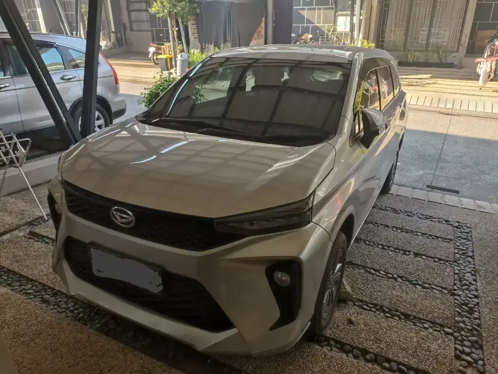 Xenia R km low asli