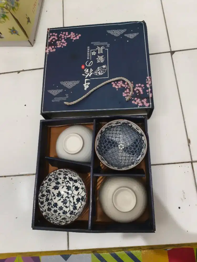 DOMOV Gift Set Mangkok Souvenir Keramik ISI 4 mangkuk ala Jepang
