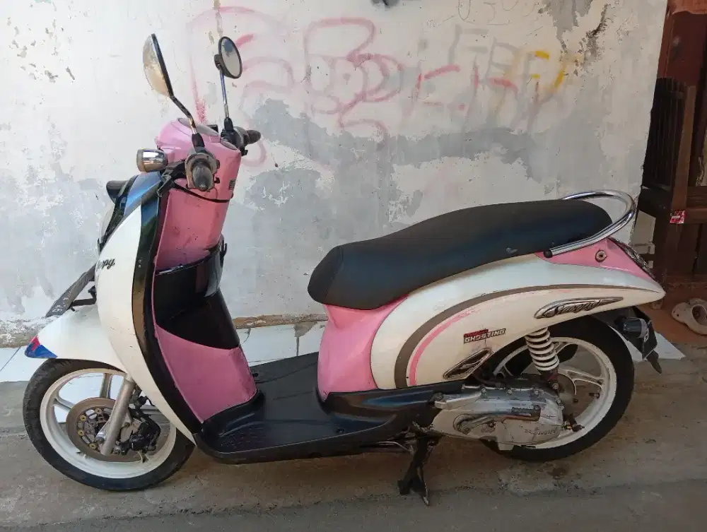 Honda scoopy 2011