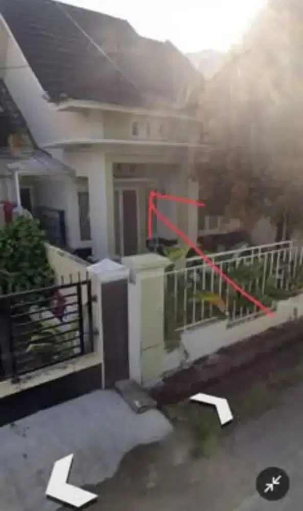 RUMAH PUSAT KOTA DIJUAL