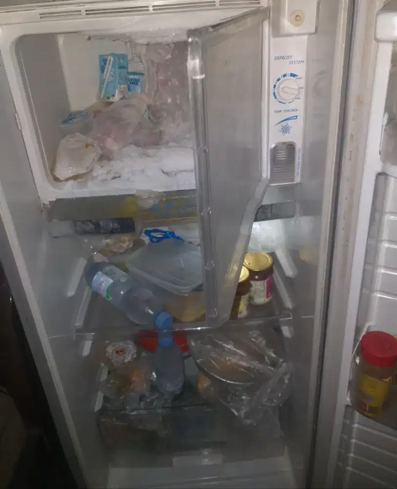 Kulkas rmh tngga beku dngin lengkap free lalamove dkt