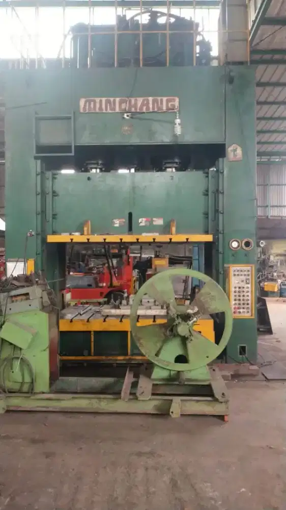 DIJUAL 1 UNIT MESIN POND HIDRAULIC 600 TON