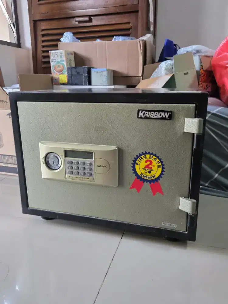Dijual brankas merk krisbow