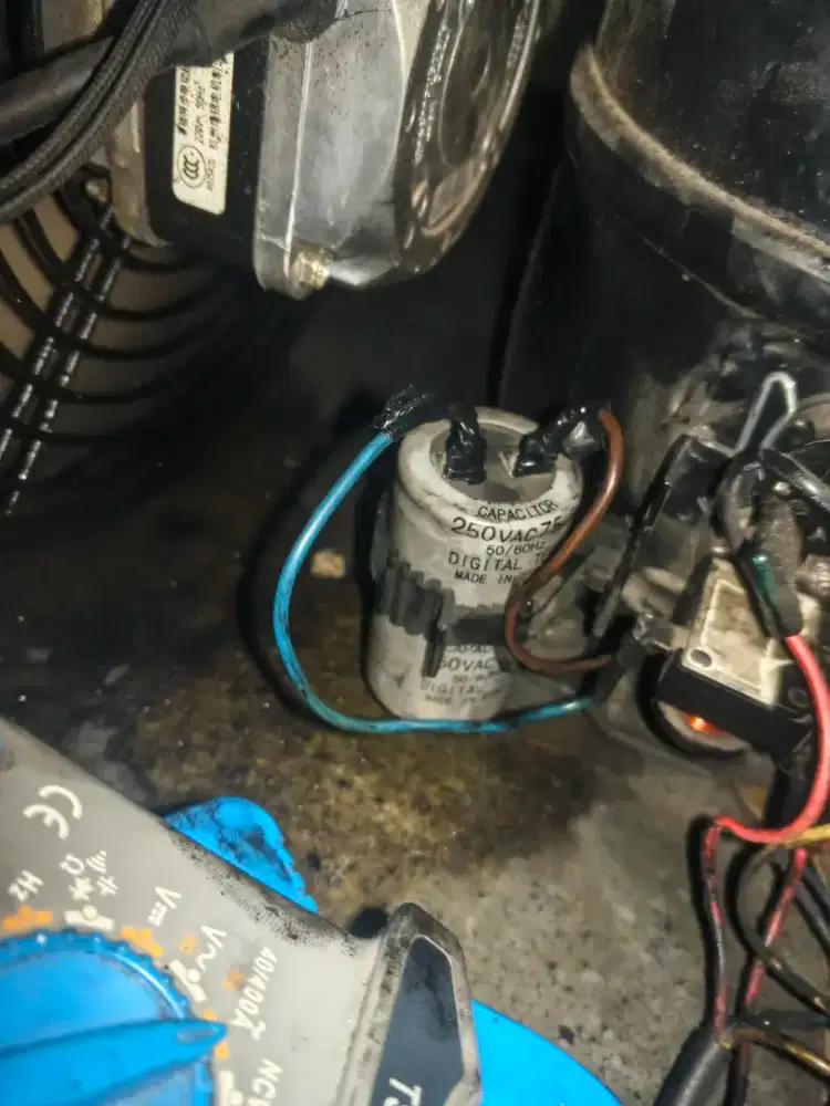 Service kulkas dan ac