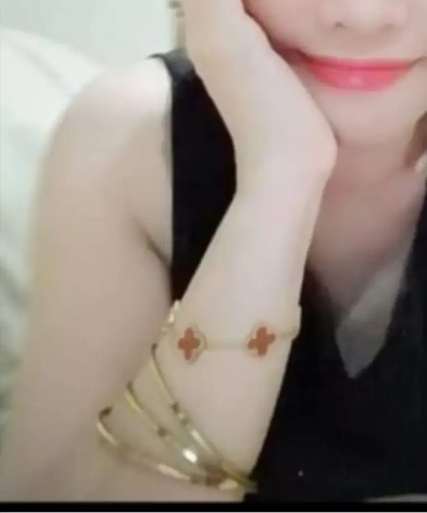 Gelang clover merah murah