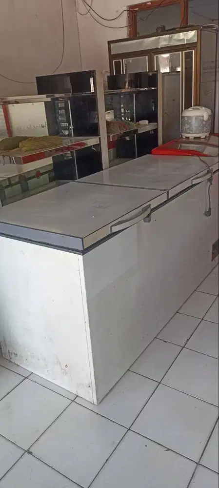 Freezer box bekas merk GEA 600L normal ORIsinil