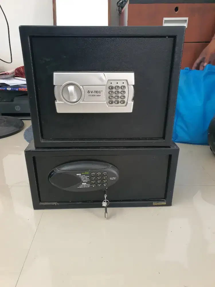 Brangkas cash bok