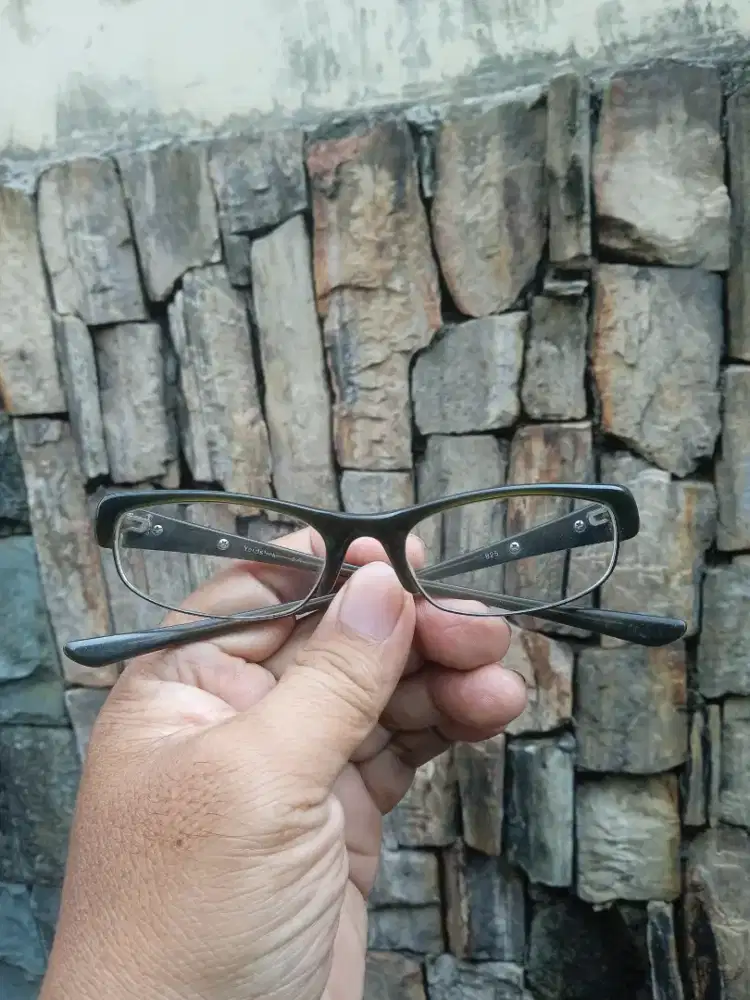 Kacamata baca merk Oakley type yardsticks mulus authentic