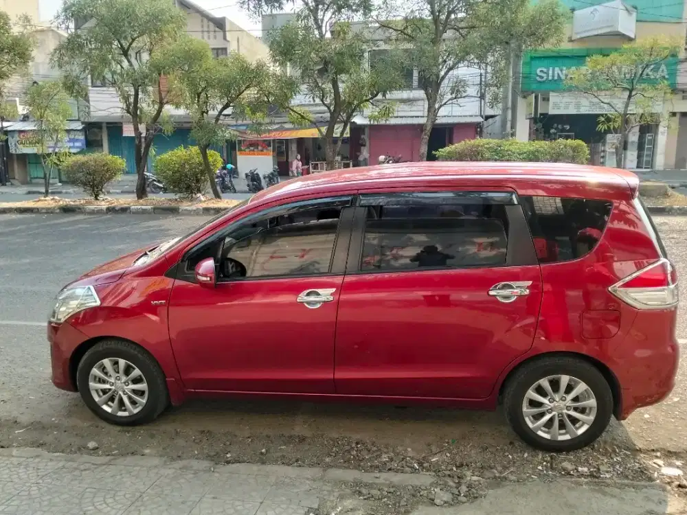 Suzuki Ertiga Type GL - MT  Tahun 2013 warna Merah