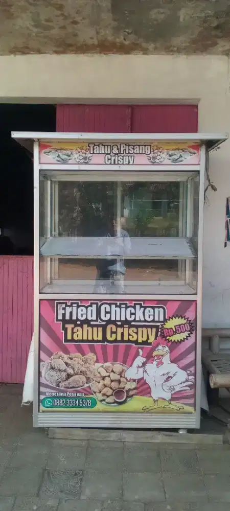 Etalase bekas terasa baru