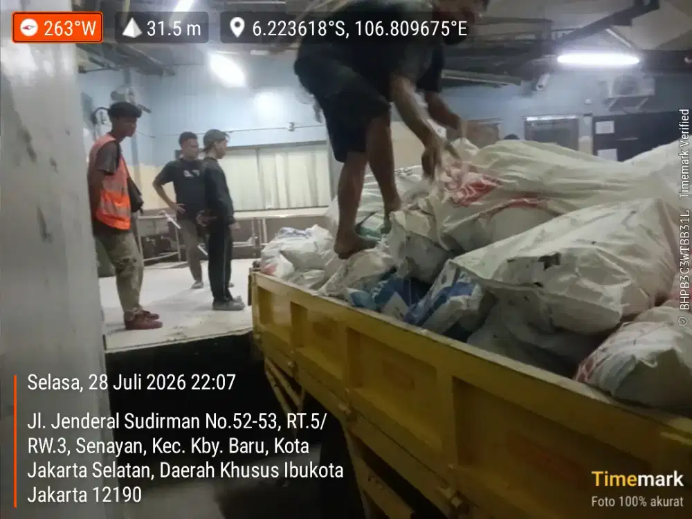 Jasa buang puing dan urugan