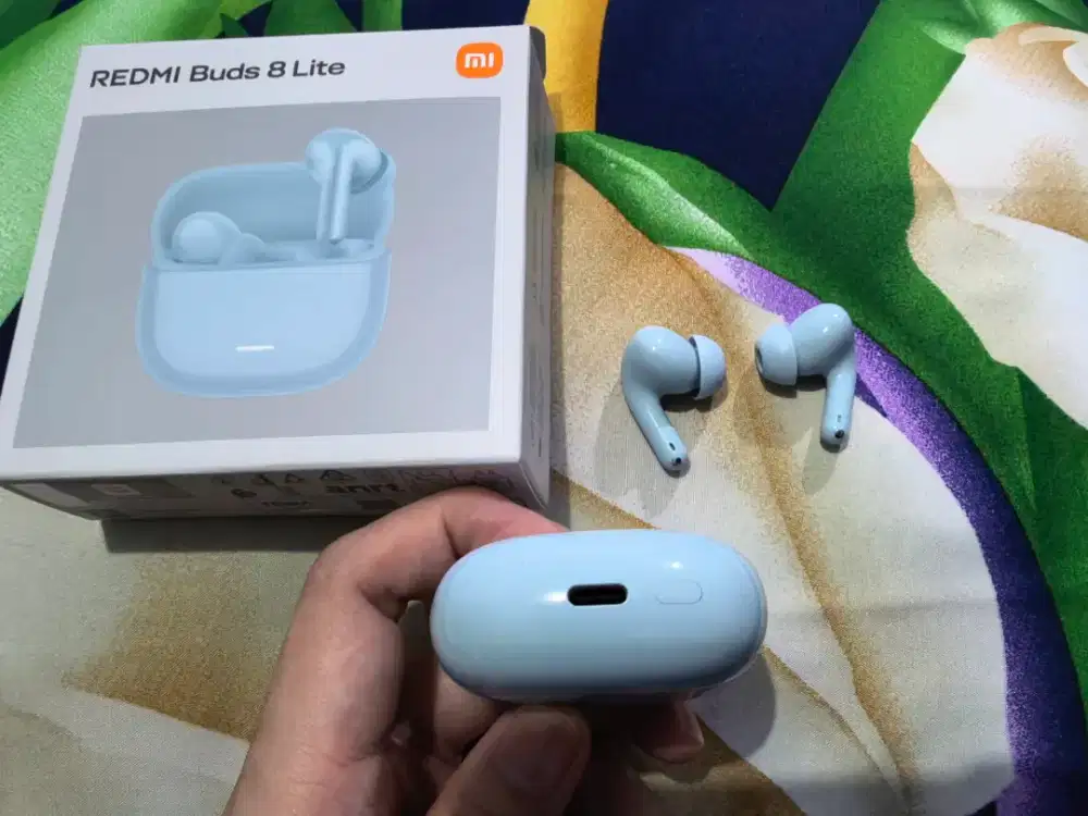 REDMI Buds 8 Lite brand new open box like new