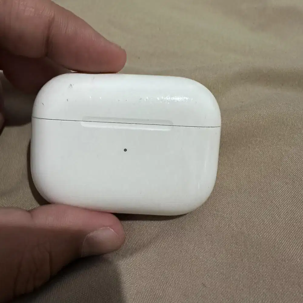 airpods pro gen 1 support magsafe charging original device only