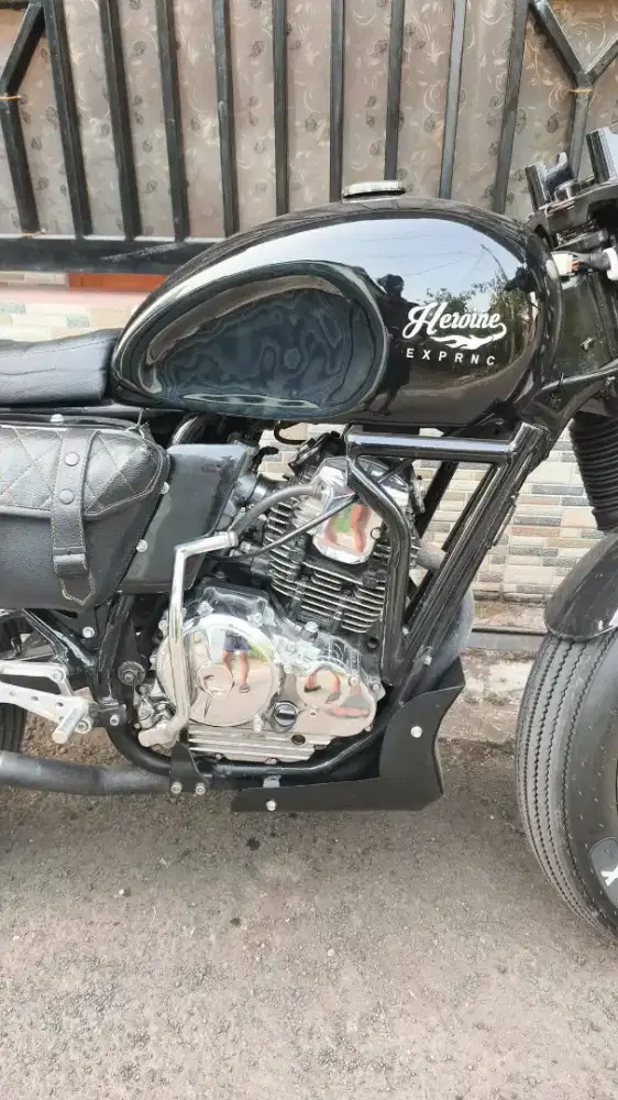 CUSTOM CAFE RACER SCORPIO