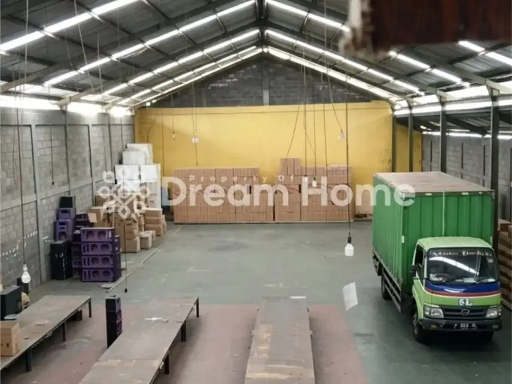 Gudang dan Tanah Luas di Sukabumi