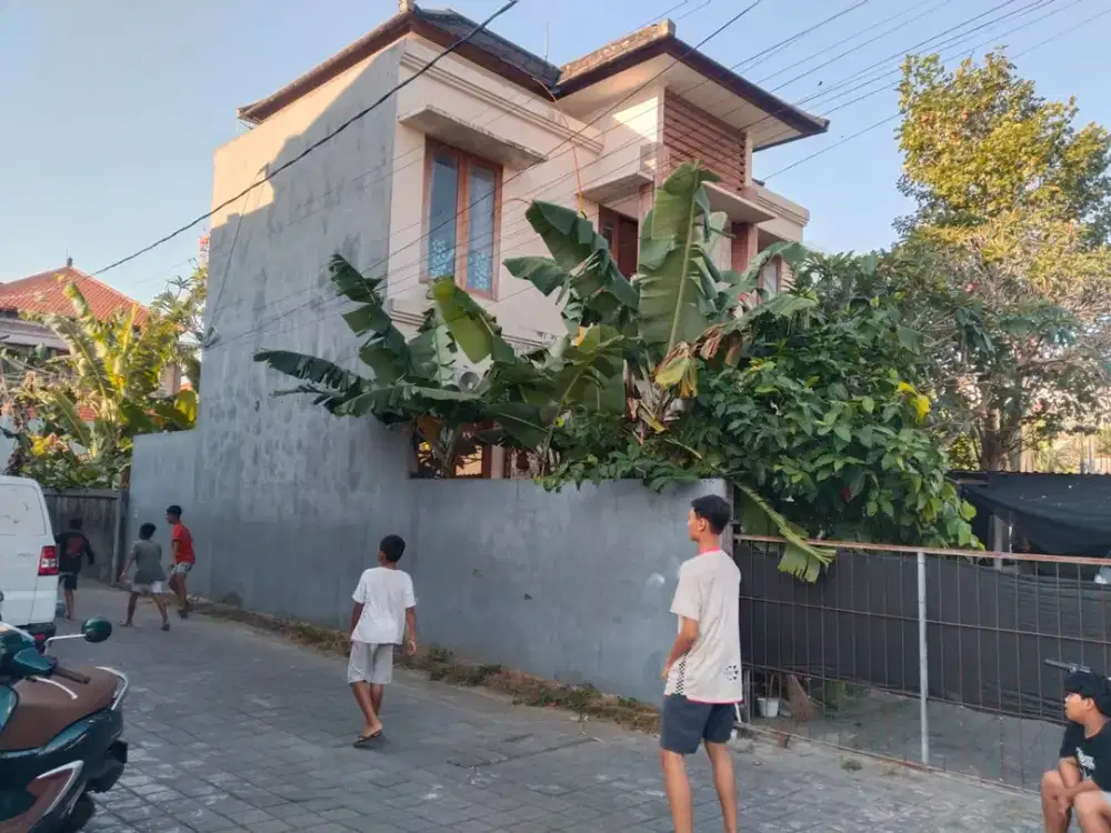 RUMAH 2 LANTAI DI JL SIULAN DENPASAR TIMUR DEKAT MALL