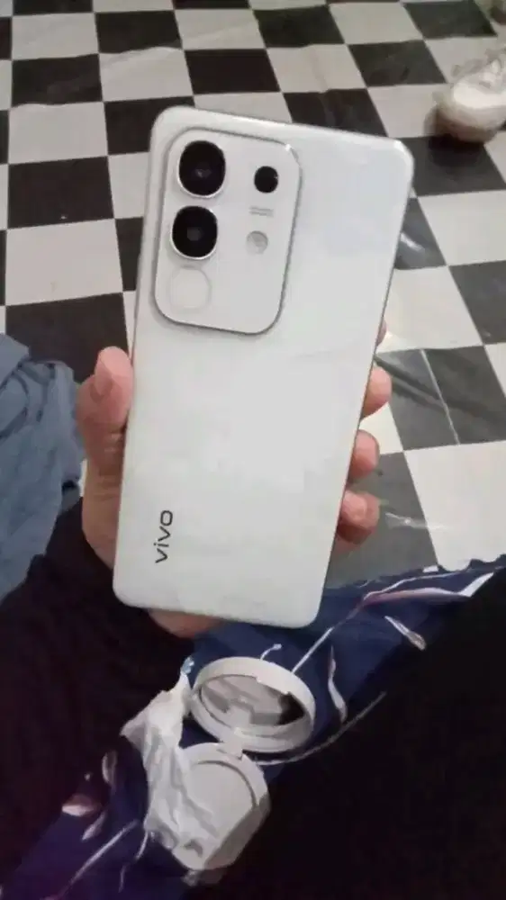 Vivo y29 4g ram (16) 8+8/128gb