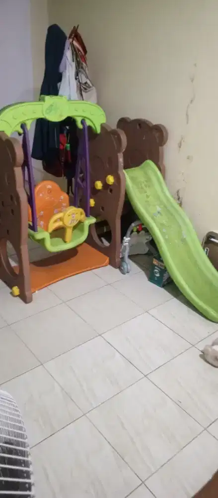 Set Ayunan dan prosotan indoor anak