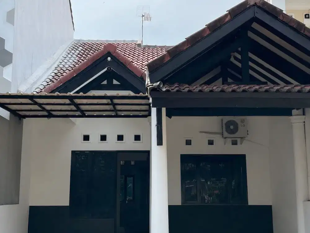 DIJUAL RUMAH  TERAWAT SIAP HUNI DI KELAPA DUA, TANGERANG