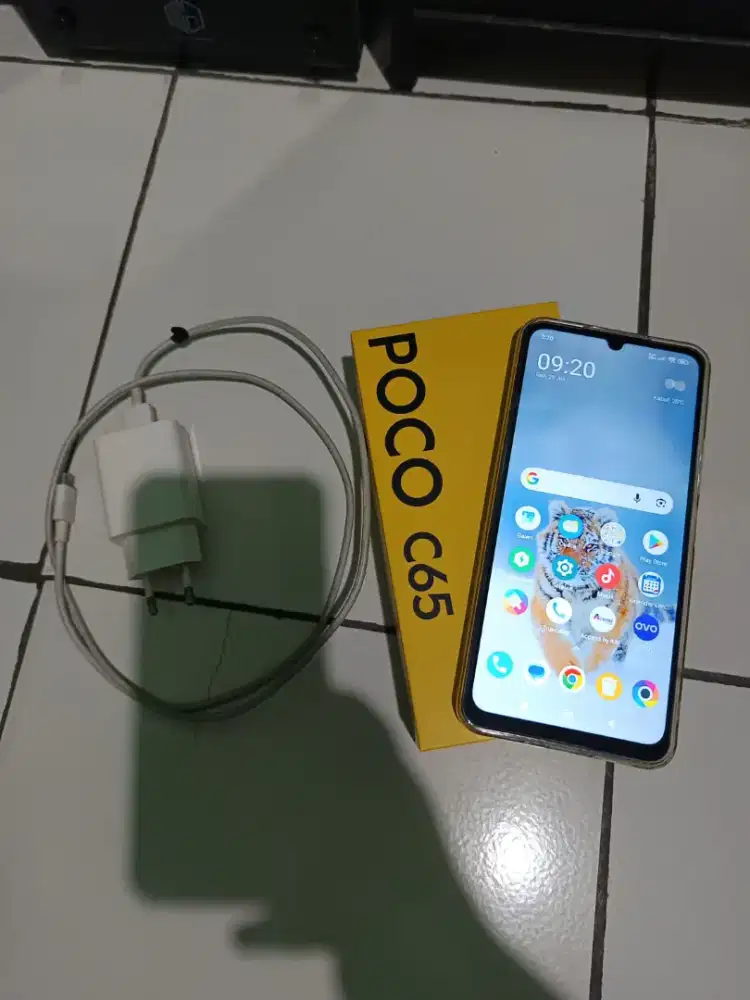 Jual cepat Hp POCO C65 warna hitam 8/256