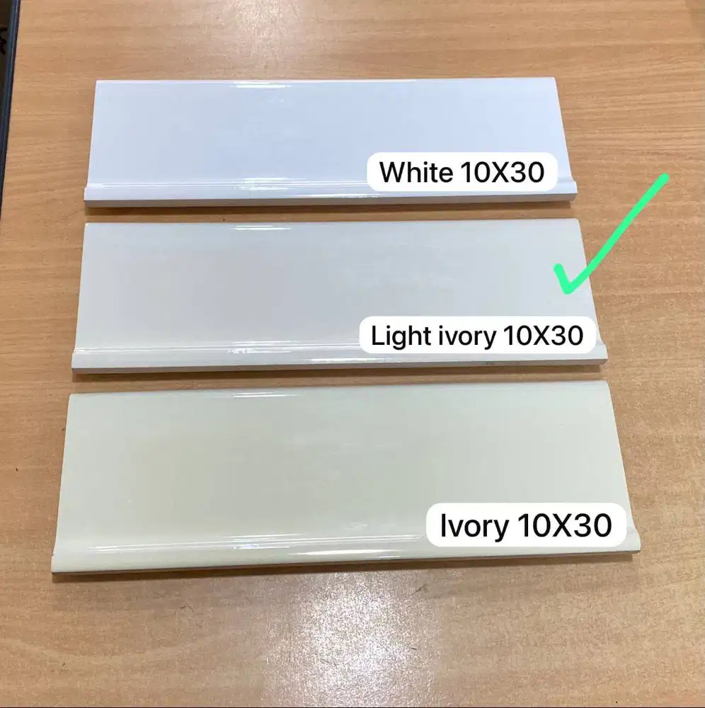 Plint Lantai Light Ivory UK.10X30