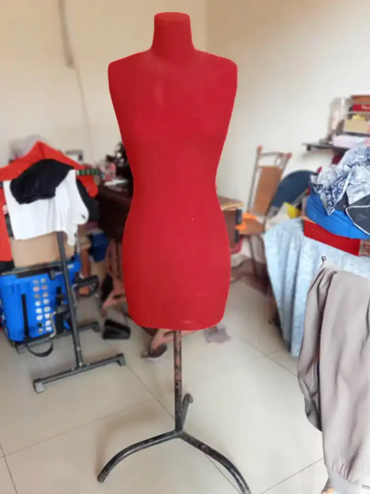 Patung wanita dress warna bisa tusuk jarum