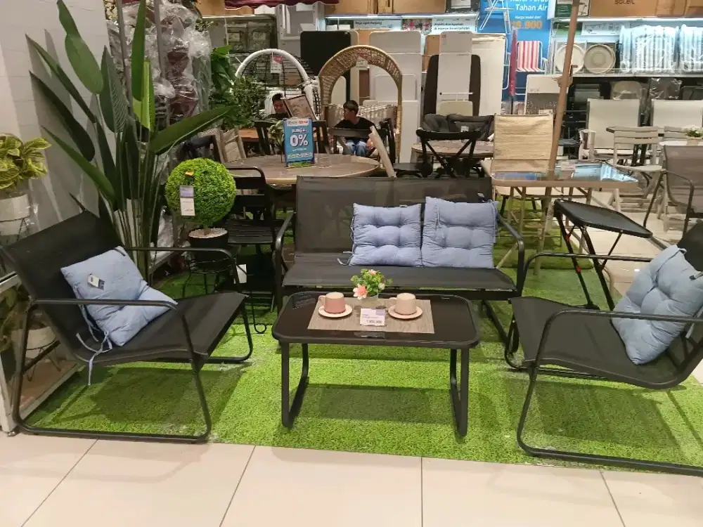 Kursi taman bisa di credit