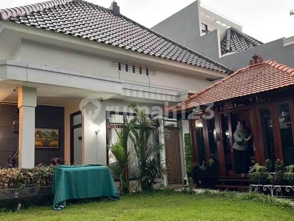 Rumah Hook Siap Huni di Sentul Jawa Barat, di Lahan Luas