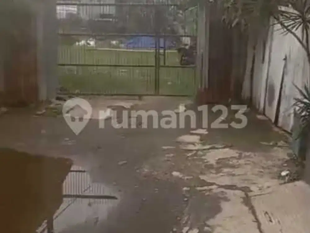 Tanah 4364 m2 di Ciracas wilayah Jakarta Timur butuh jual cepat