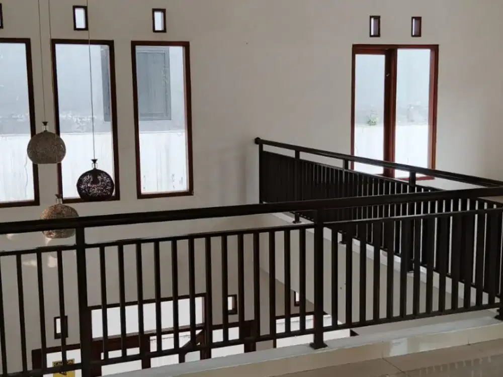Disewakan Rumah tinggal 2 lantai, Posisi Hook Batununggal Mulia Bandung