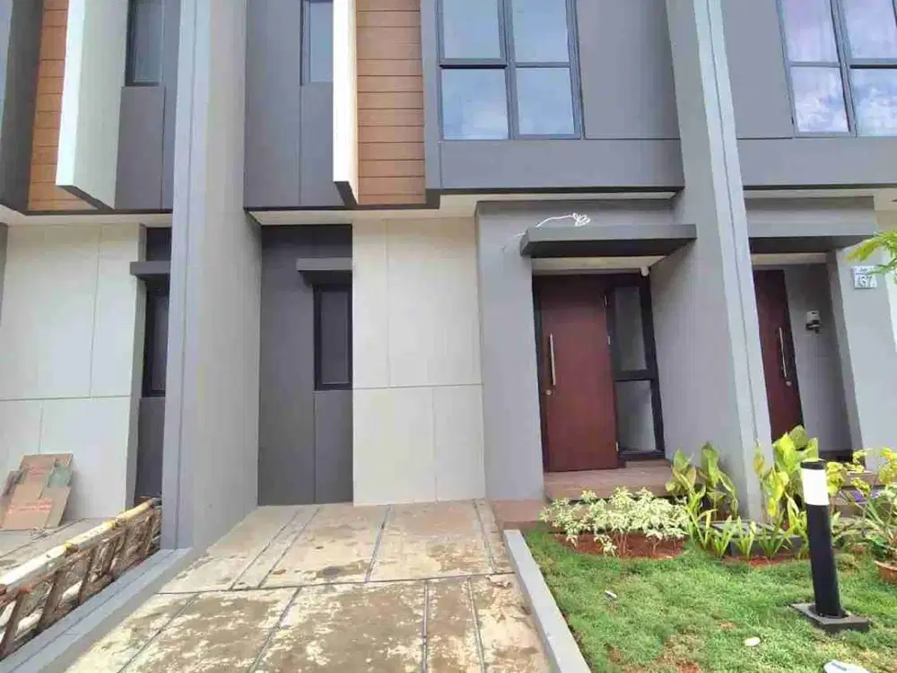 Dijual Rumah 2 lantai di cluster Regia  Summarecon Crown Gading Bekasi